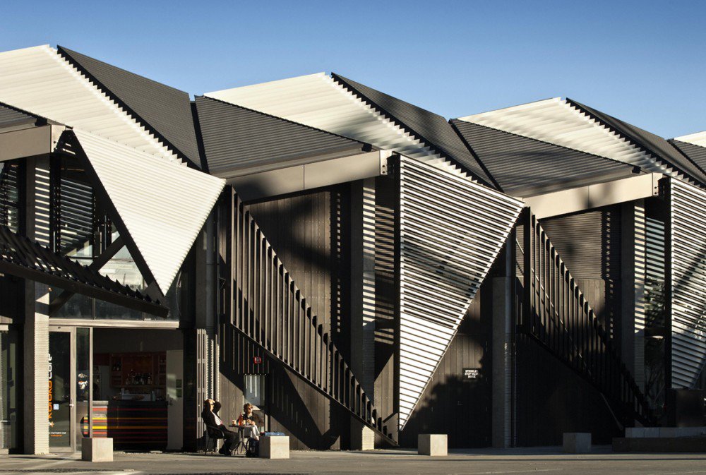 ProRoofContract's tweet photo. Browse these 200+ photos of interesting roofs for some Monday inspiration! https://t.co/0avGnIF9ar https://t.co/hgyS6Wy2oK