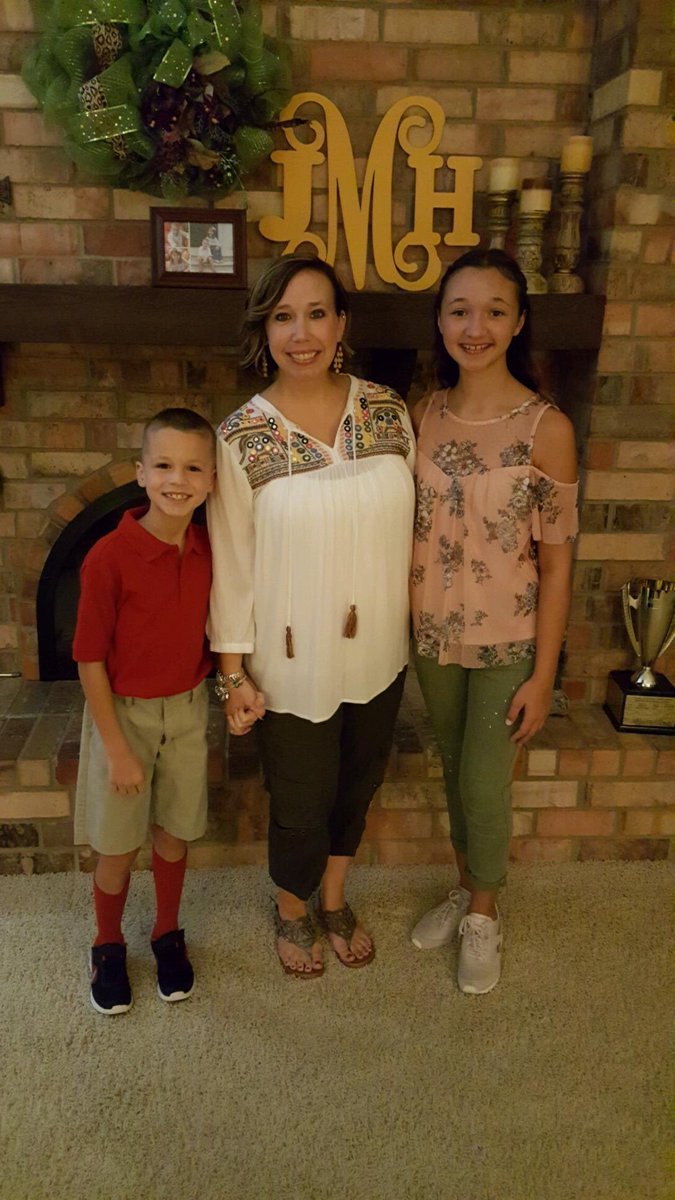 MedlockHeather's tweet photo. #Garlandisd1stday ready! #weavermandarin #caldwelliteam #austinacademy https://t.co/ImxJ1oSxDI