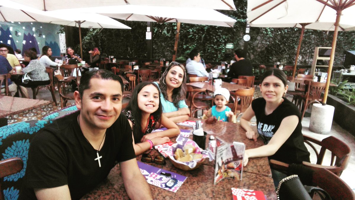 Memomartinex's tweet photo. #SinHorarios #SinJefes #DesdeCasa #Teletrabajo #Micronegocios #SoySpartans #SpartansLife https://t.co/tF55PfdXLh