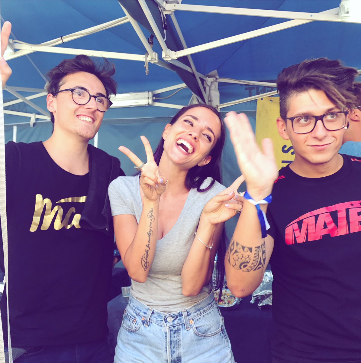 giuliapenna__'s tweet photo. Ma quanto siamo carucci?! 🌈🐻
#madeininternet #follonicasummerfestival https://t.co/wDi41DkVtQ
