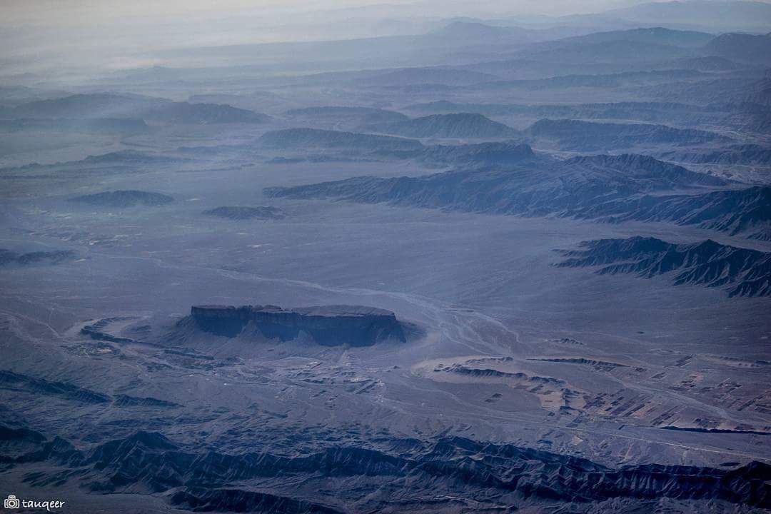 LifeLensScape's tweet photo. More aerial shots #DWPdroneshots by @dawn_com
#ChinaliMountain #Balochistan
#NathiaGali #KPK
#AttabadLake #Hunza
#HiranMinar #Sheikhupura https://t.co/3JCPYkCxLM