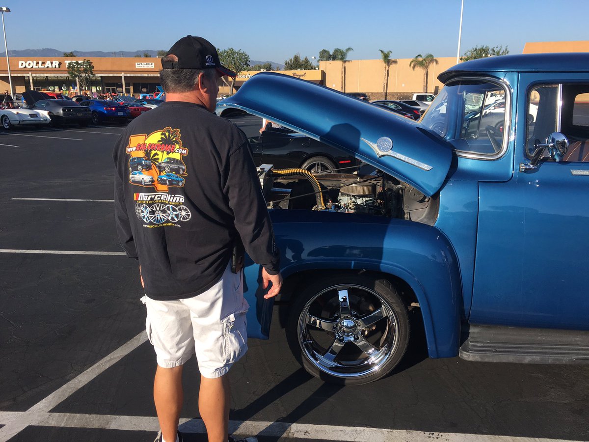 CalChromeWheel's tweet photo. Made it to @coffee_n_cars_valencia this weekend! Drawn to the #chromewheels. 
#santaclaritavalley #scv #calchrome #localbusiness https://t.co/gost53tsfD