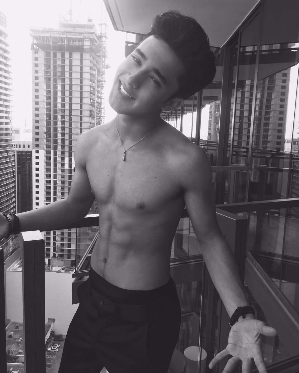 Joel_pimfk's tweet photo. Nuevo Personaje
Joel Pimentel 
Tengo 18 años 😏😂 Soy Parte De CNCO 💆Soy Fake💪 Si ven esto Mandemen Un DM ¿Me ayudas con un RT? https://t.co/UhusKQBZPW