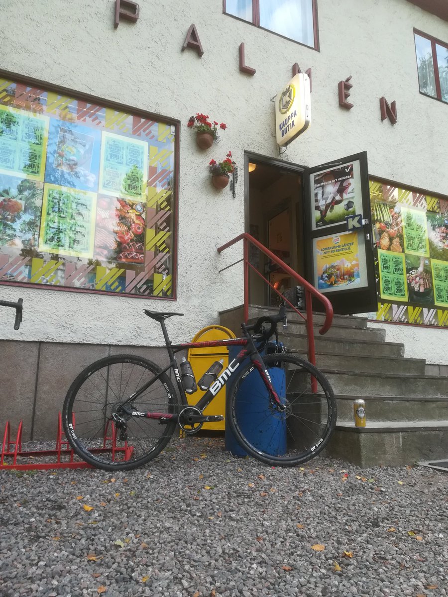 KatkaRapu666's tweet photo. Tulevalla lähikaupalla kaljalla. #ridebmc #tonitoni #vantaa #palmen https://t.co/KTMA1wCxkj