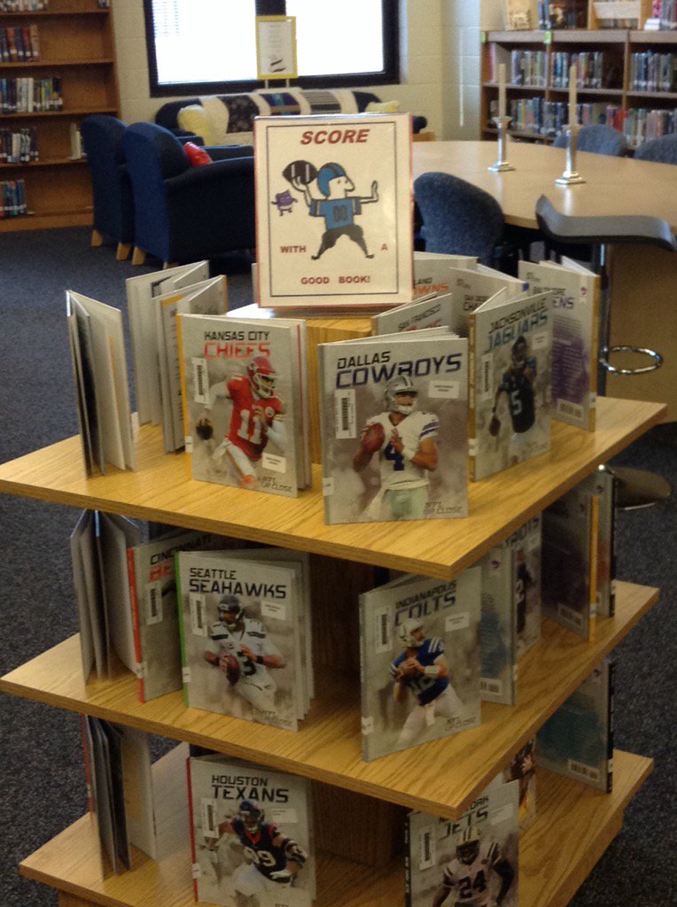 HandMSLibrary's tweet image. Who&apos;s ready for football season? #onehand @HandMiddleSC @RichlandOne