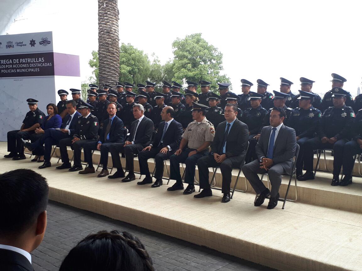 APHYM1's tweet photo. Entrega de patrullas y estímulos por acciones destacadas a policías municipales. https://t.co/1msS4FPEo6