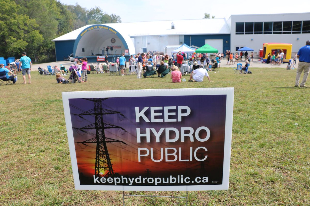 KeepHydroPublic's tweet photo. ICYMI - Awards ceremony held Sunday for outstanding community effort to keep Wasaga Beach hydro public: https://t.co/NMVPOa6ywN #onpoli https://t.co/hx5JQKYQzx