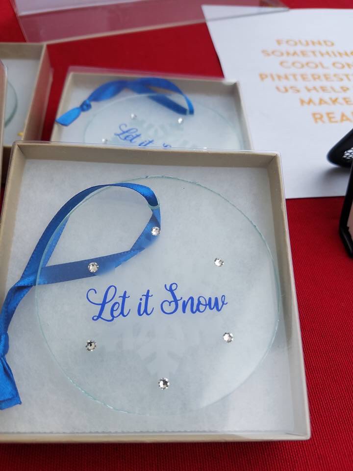 printscopyames's tweet photo. We are now doing custom ornaments! Please stop in for a quote! #cheap #almostxmas #customisbetter #wehavewhatyouneed https://t.co/MAwoSUcXb3