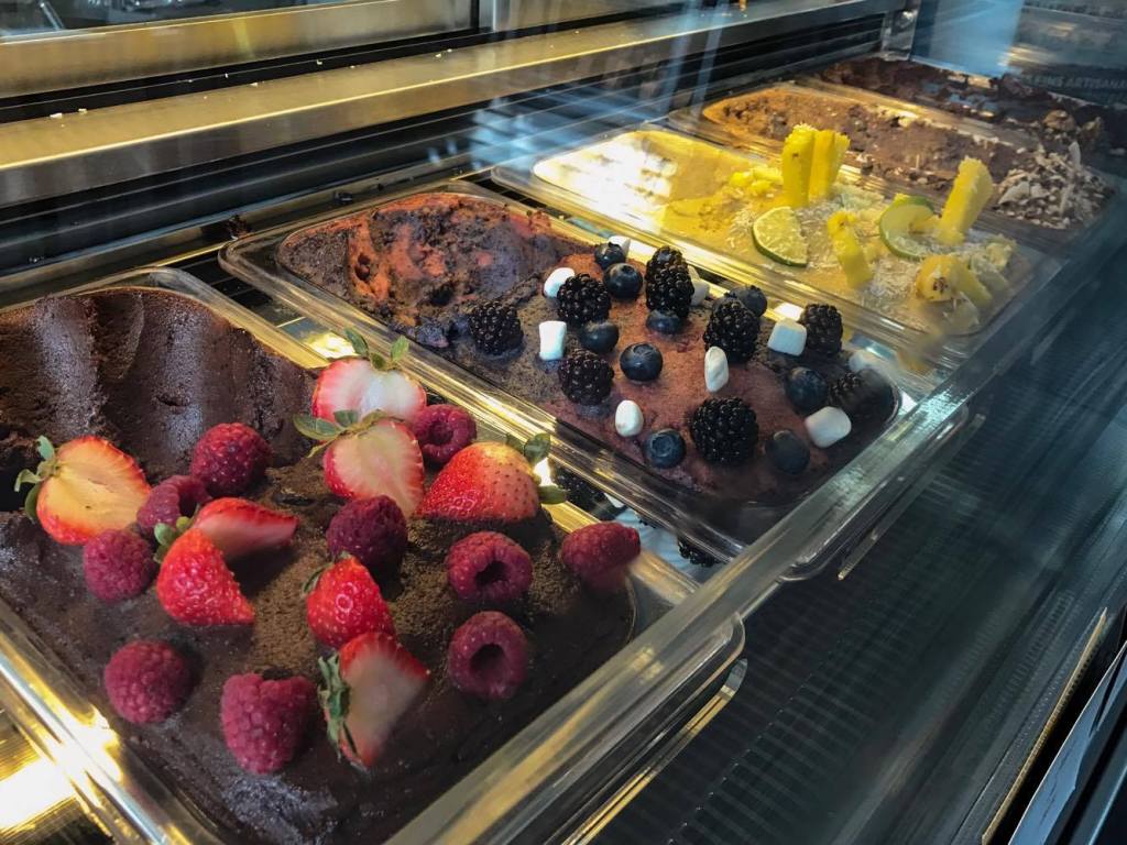 Rawesome : un nouveau comptoir végan decouvrezvilleray.com/2017/08/28/raw…