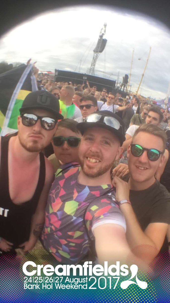 HowieSmixx's tweet photo. House time is any time!! @DonDiablo @Creamfields #Creamfields20 https://t.co/ivtBvglkaQ