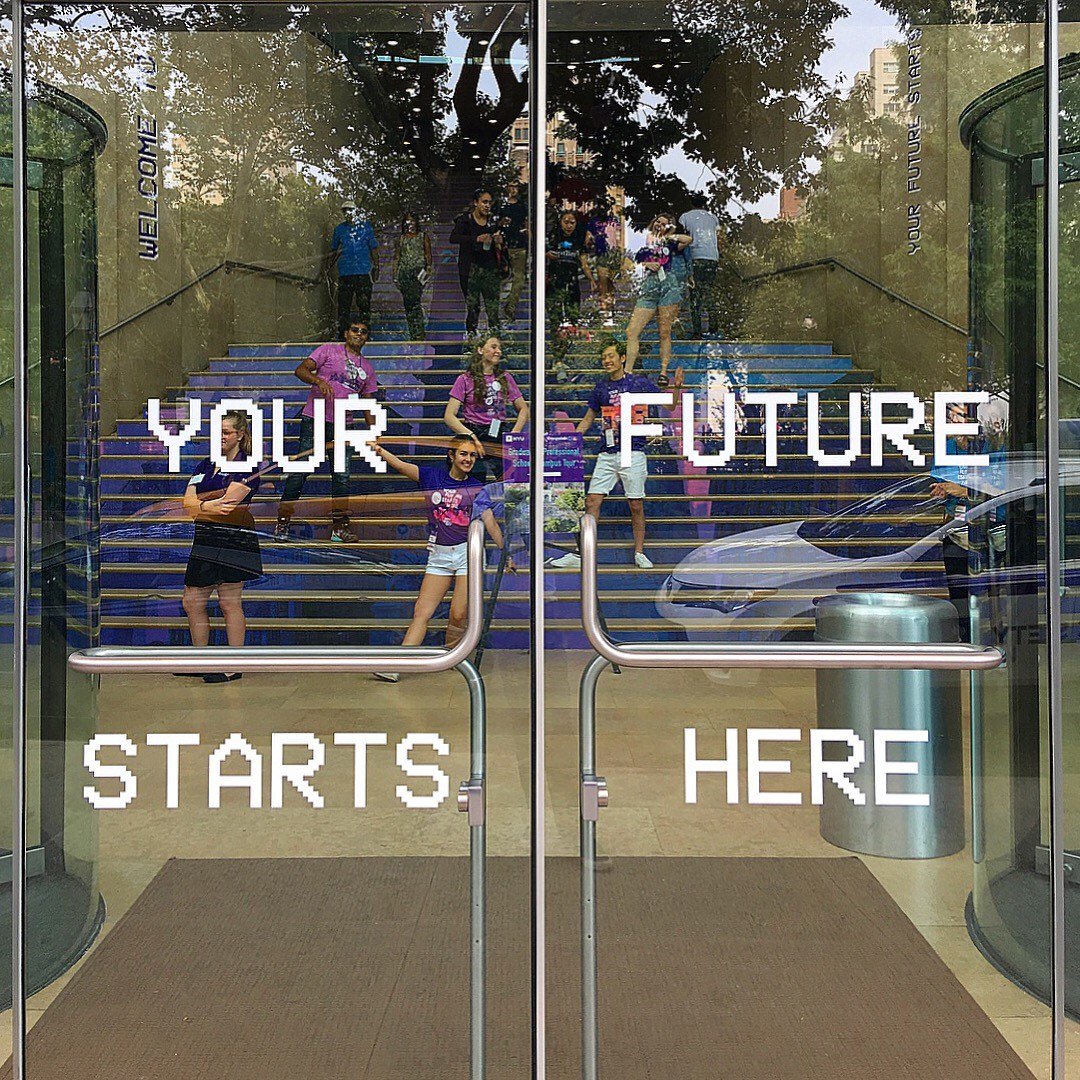 villageon8th's tweet photo. Welcome all new @nyuniversity students to the Village, where your hopes, dreams, aspirations and futures begin!! Love &amp; happiness!💜 #NYU2021 https://t.co/5yZXiAXlNX