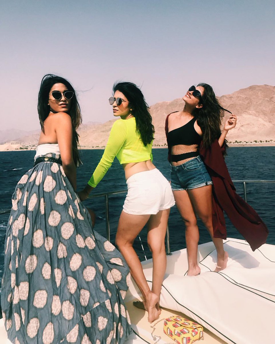 AshvikRithAsha's tweet photo. @prynca post"The good life with my girls!
#Aqaba #Jordan #dosts ❤️
For @fitzupofficial #XtremeJordan @AshaNegi7 https://t.co/zdqsTSLlyG https://t.co/WM7u2TQeKQ