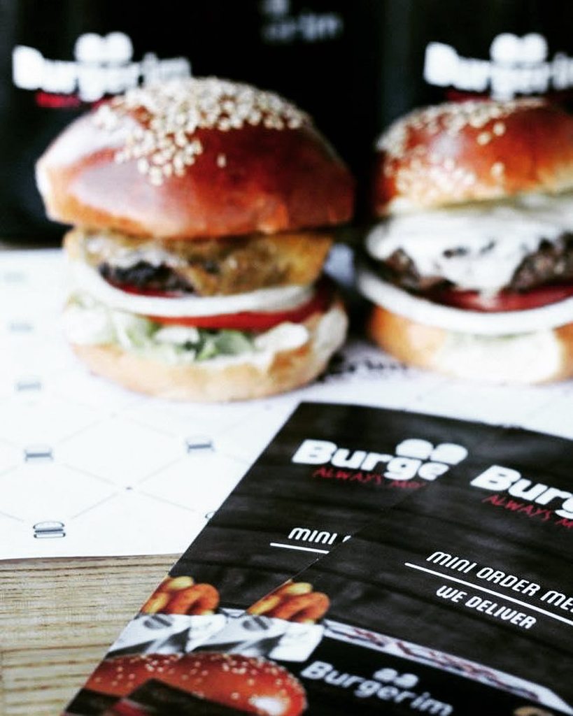 OFCLburgerim's tweet photo. Start your Monday right with us. We can deliver our full bite gourmet burgers to you 🤤
PC: @seymichelle
#burgerim #alwaysmorethanone https://t.co/UImzip45mJ