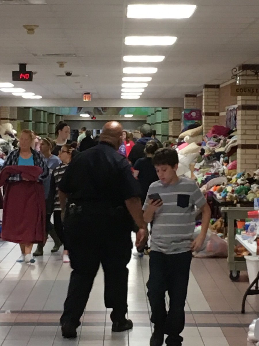 CincoHoops's tweet image. Volunteers are at Cinco Ranch HS for family's that have lost their homes &amp;amp; seeking shelter! We encourage others to come help!! #HarveyFlood