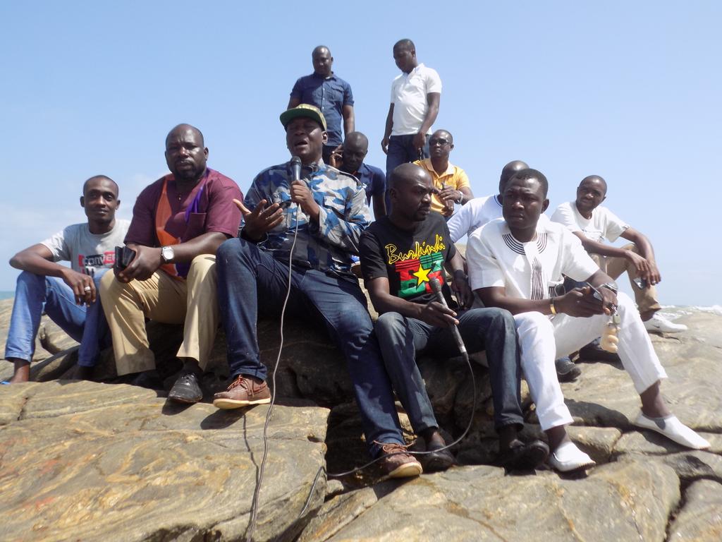 madou_dit's tweet image. Mascotte à san-pedro pour une émission qui se tiendrai le 11 novembre 2017 à la rotarie. Une émission inoubliable ne vous faite pas raconter