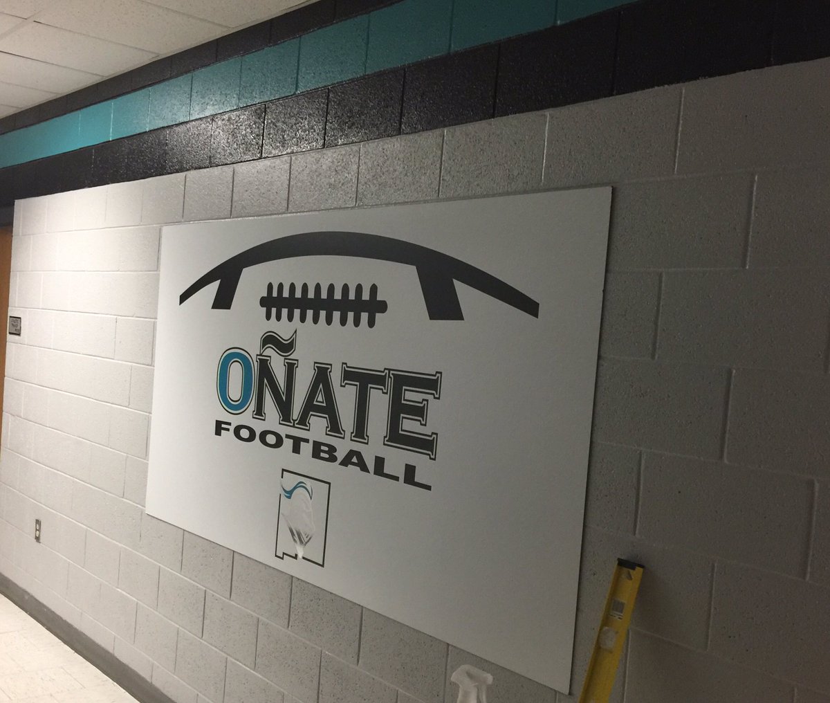 Coach_Veliz's tweet photo. The Oñate Football renovation project continues...Pride Of Ownership, Part III https://t.co/TYyDIyqcpo