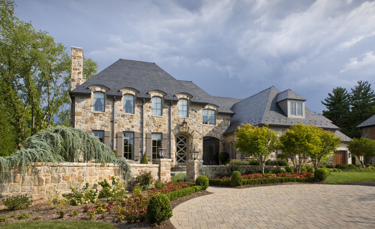 HD_Social's tweet photo. Inspired by châteaux in France's Dordogne River Valley region, this residence's exterior reads as a casual French country house. https://t.co/28uvzYhvaA