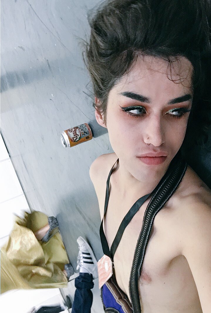 AdoreDelano's tweet photo. It was warm when the floor felt cool. https://t.co/ydjxcGGRNx