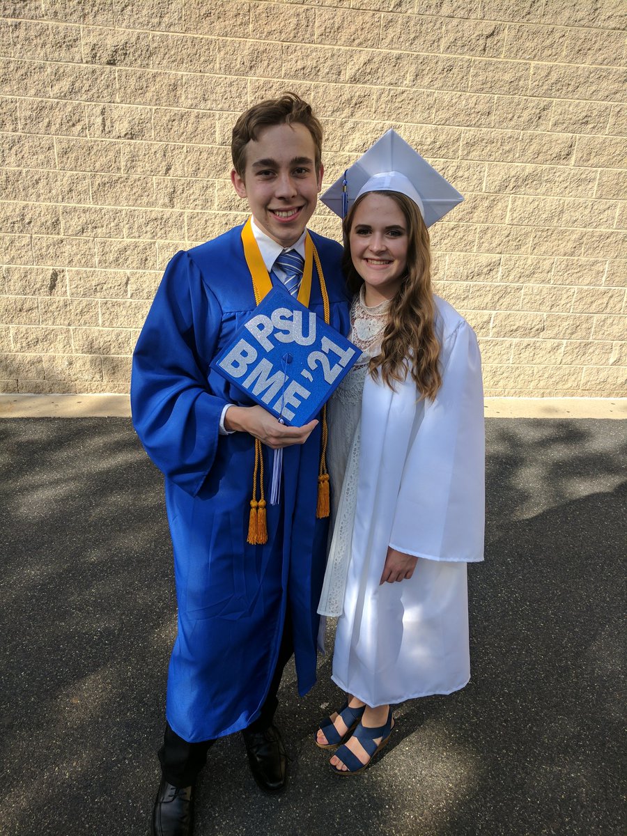 MarkDragon898's tweet photo. Happy Birthday to someone who has made my life better in so many ways🎉🎈💕 @Irena_Guptill https://t.co/oBs5GbEHuM