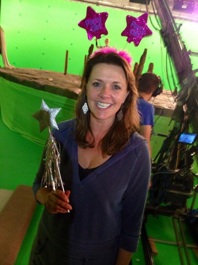  Happy Birthday Amanda! Hope it\s a good one! 