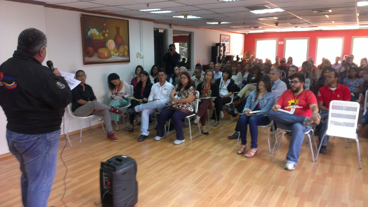 Chuo68's tweet photo. El Comité Promotor del MPPPST Y Entes Adscritos en Asamblea de Trabajadores de la Tesorería de la Seguridad Social https://t.co/EMU7n1wsac