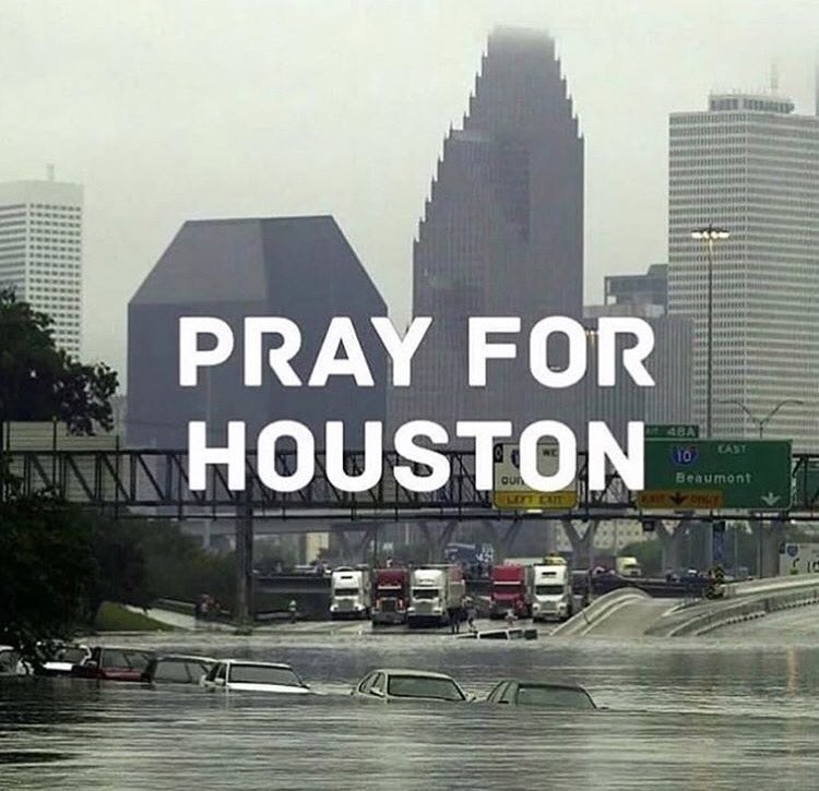successmessages's tweet photo. #PrayForHouston #HurricaneHarvery https://t.co/FPzaU6LolH