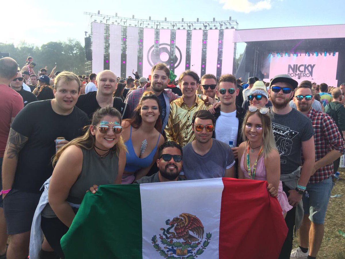MarieReid213's tweet photo. @Creamfields weekend always goes too fast! My best one yet! See you next time! #Creamfields20 #Creamfields17 https://t.co/AZhjCzv8BX