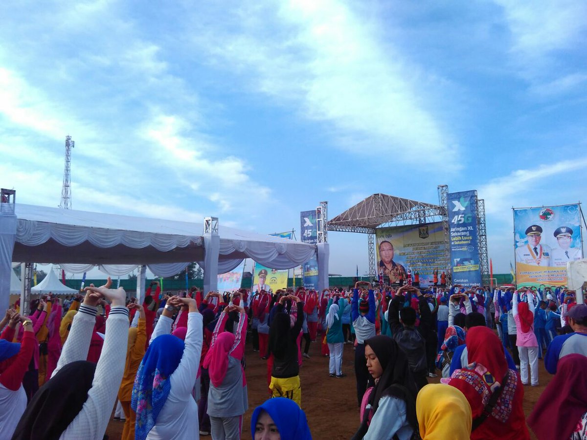 Sebelum membuktikan kecepatan jaringan XL4GLTE warga sukabumi senam pagi dulu lhooo
#XL4G_Sukabumi #XL4GLTESukabumi