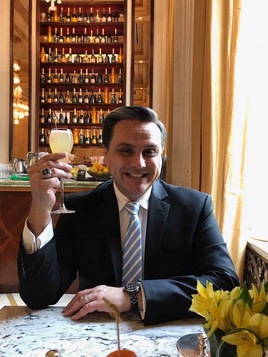 He's ba-aaack! After slummin' it in the States.. am back on air this arvo in the Chatroom on <a href="/9NewsNOW/">Nine News NOW</a>. I'll drink to that! Cheers! 😜