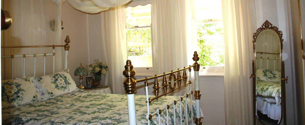 MVfarmstay's tweet photo. Morvern Valley Farm Stay just 90 minutes from Sydney CBD. There's heaps of animals &amp; 3 self contained cottages. #essentialkids #sydneymum https://t.co/ExOslQ1Lp5