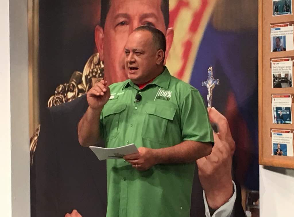 ConElMazoDando's tweet photo. Cabello a Luisa Marvelia: ¡Cada muerto que hubo en Venezuela queda en tu conciencia! - https://t.co/jeKmg0fHxt https://t.co/XqVfrd7qiL