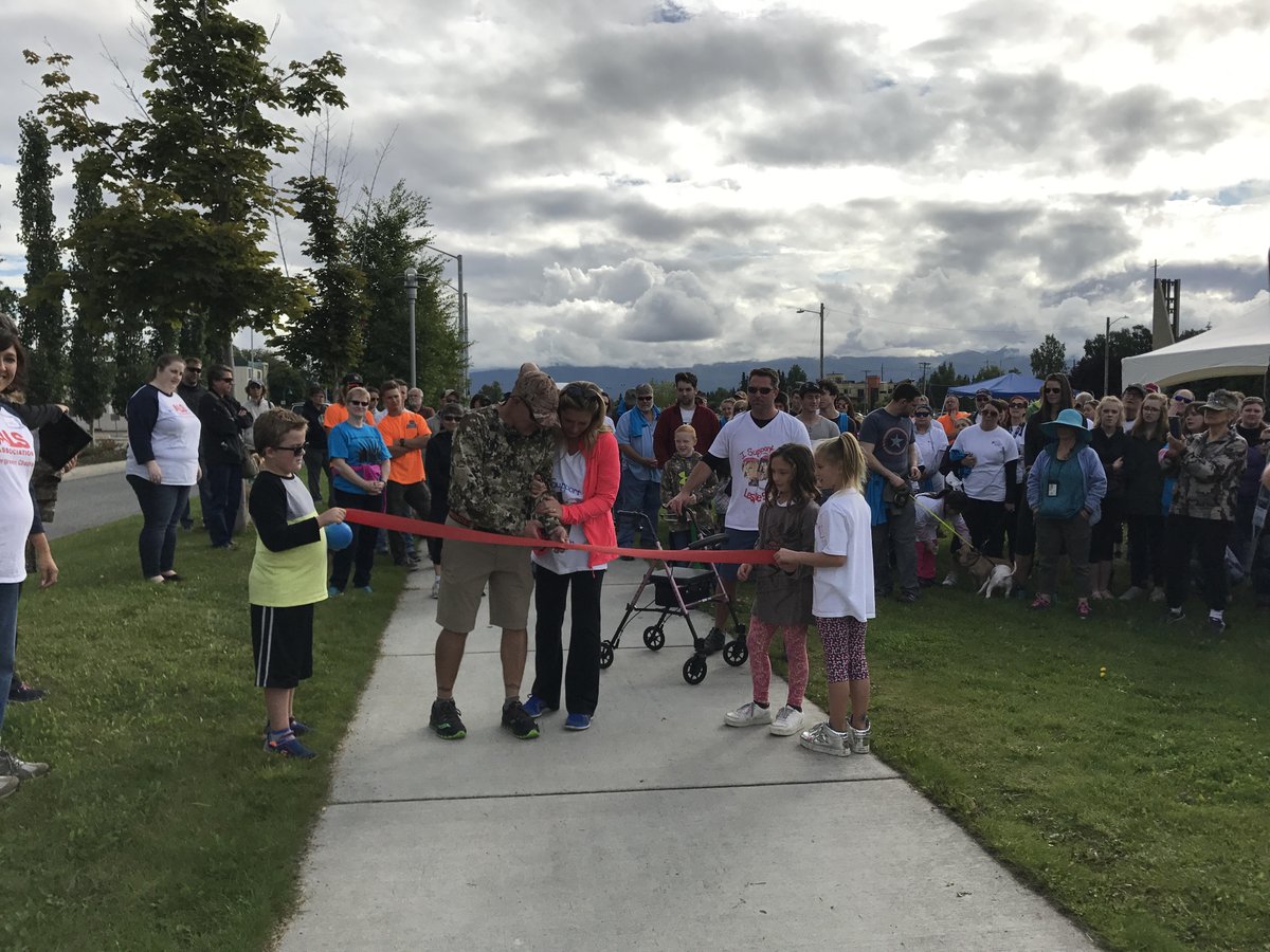 bemoore's tweet photo. Thanks, Anchorage, for an awesome @WalktoDefeatALS ! #nothinglesscureals #careandacure https://t.co/Rn2LtRZIRJ
