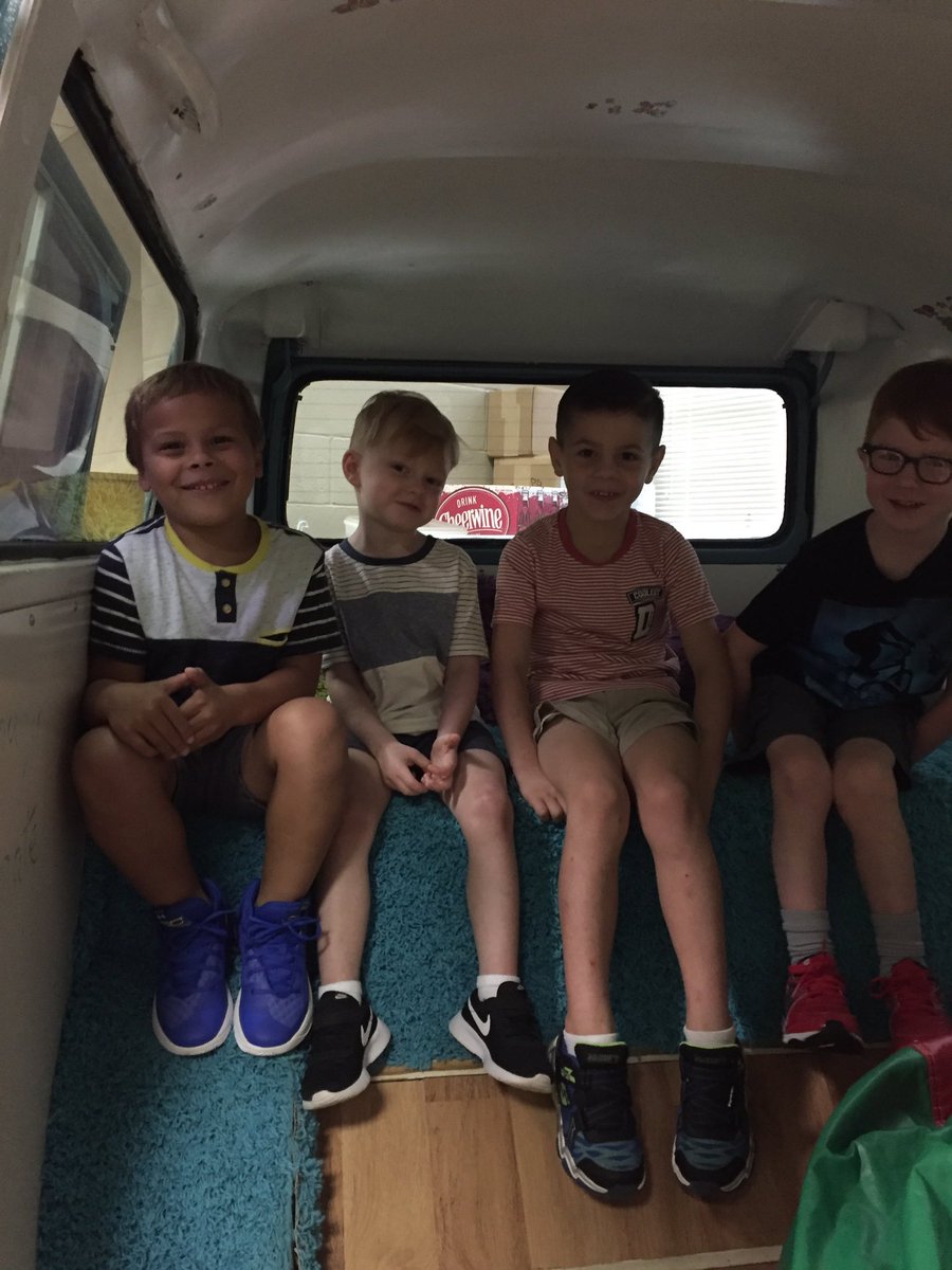 RESelmedia's tweet photo. Kindergarten students check out the Wonder Bus at RES! https://t.co/fAEL6EYtaP