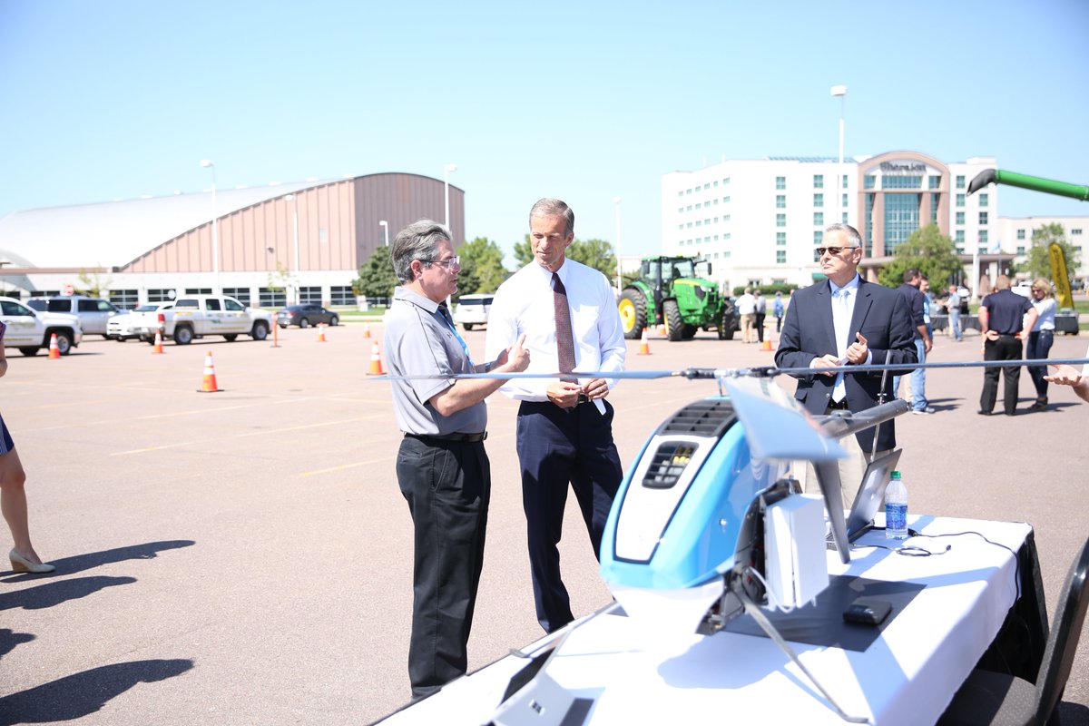 LeaderJohnThune's tweet photo. Had great conversations today with South Dakota tech leaders at the #SDTechShowcase. There are a lot of innovative ideas on the horizon. https://t.co/3vBfKPrmT1