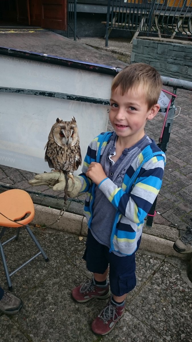 emmafogg3's tweet photo. Lovely day today at the lakes with Ian and kids xxx Makin memories. Xxxx @ianbowdy1978 https://t.co/nZiMzfBABV