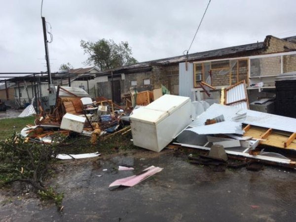 ChiveNation's tweet image. Hurricane Harvey has wreaked havoc and time is of the essence - we must answer the call to help. (DONATE HERE: l.thechive.com/BUpIZT)