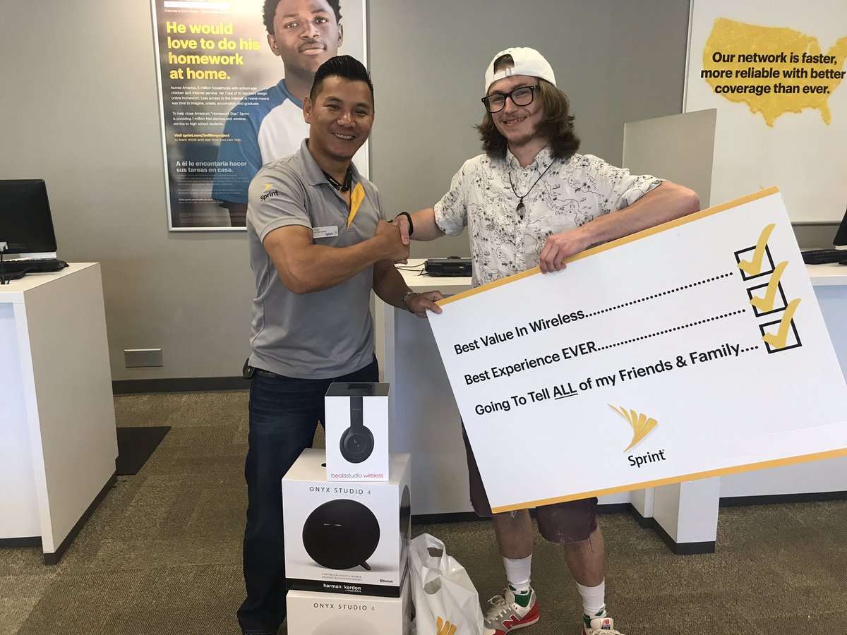 misfits2067's tweet photo. Tenzin protecting the base at Midway!! @DCalzone77 @LangerSprint #YearOfTheBase #misfits #Sprint https://t.co/G0UwNpCJ4H