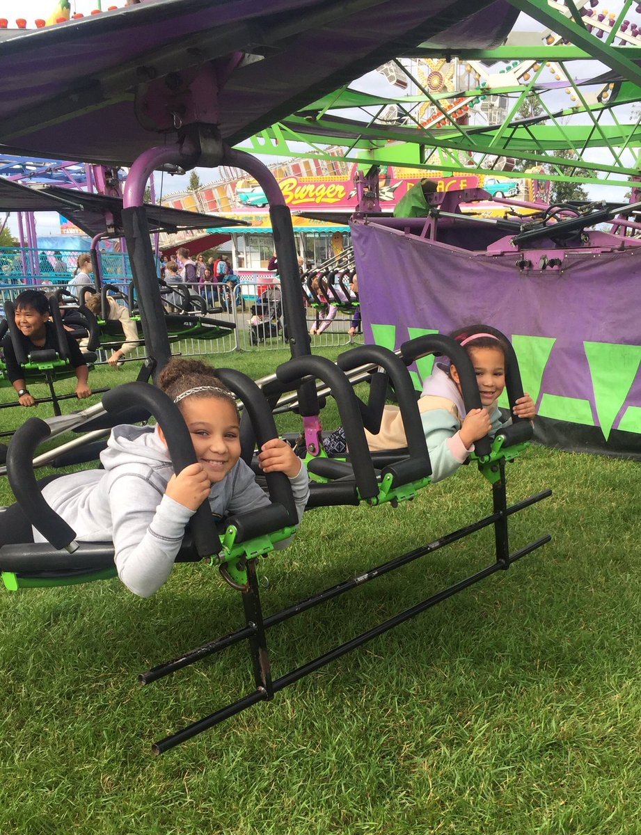 AlaskaStateFair's tweet photo. The #AlaskaFair is #BetterTogether 🎡💕 #fairfood #fairfaces #fairrides #fairfun https://t.co/tbFMi8U5eg