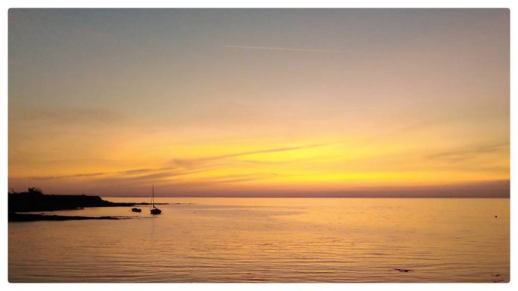 Les couleurs du jour qui s'efface

#effacerletemps ift.tt/2wN3oan ift.tt/2hiLpjD