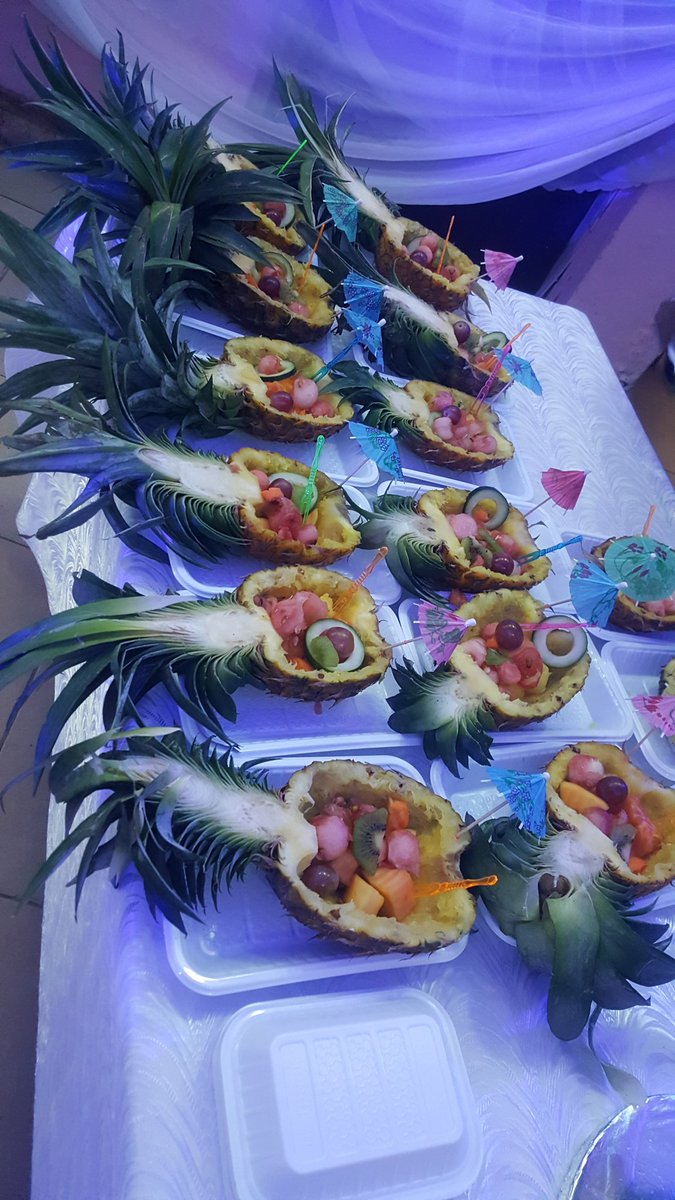FruitBoxNg's tweet photo. Eating lots of #fruits is one of the tried and proven recommendations for a #healthydiet #fruitcups #pineappleboat #fruitbouquet #abuja https://t.co/l6fNVqsrZj