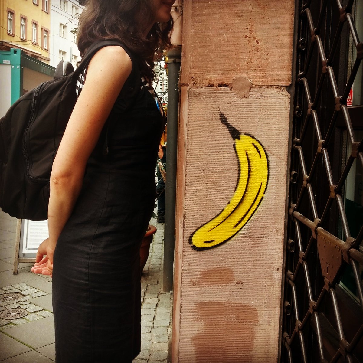 GunjanTyagi10's tweet photo. Banana republic special. #fun #funnyclick #banana #bananarepublic #europe #travel #graffiti #wallart #delhi #gunjantyagi https://t.co/qnQHGmQRrf