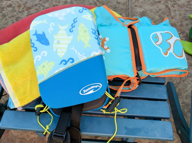 TreasureBoxKids's tweet photo. Look at these great #pool #party #games for you &amp; your #kids from @ShapingUpMegan's article! https://t.co/sDs5Q4iTtJ https://t.co/eQusnNdROo