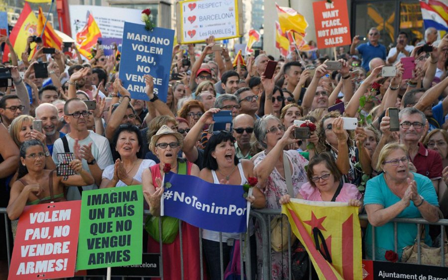 LaRepEnsemble's tweet photo. Communiqué : Solidarité face à la barbarie qui a frappé l’Espagne https://t.co/I07LKPvRfr https://t.co/VIFFPgKvbt