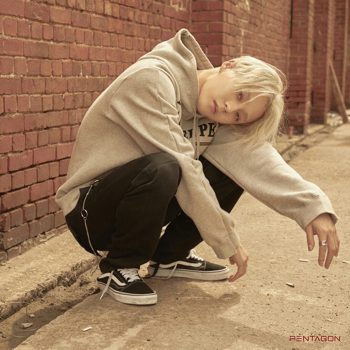 k_lockskl's tweet photo. 🍁 #PENTAGON (#DEMO_01) Icons (2/3) 🍁
- rt if u save
- do not repost/edit
- cr to the owners 
~moomie https://t.co/9Na0nRDJtp