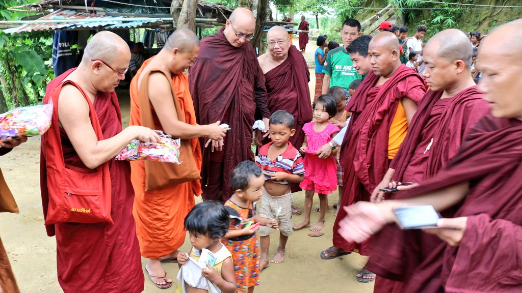 MaHarNwe969's tweet photo. #Save Rakhine https://t.co/nMAbRVNpmk