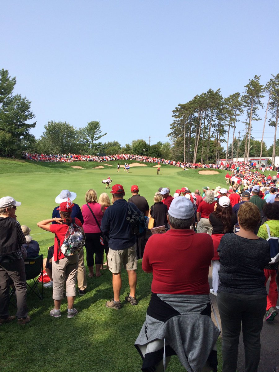 BrookeHenderson's tweet photo. Thanks to the thousands of fans I had supporting me @CPwomensopen this past week!! Your support means the world to me! 💕 https://t.co/dRkpE90a9H