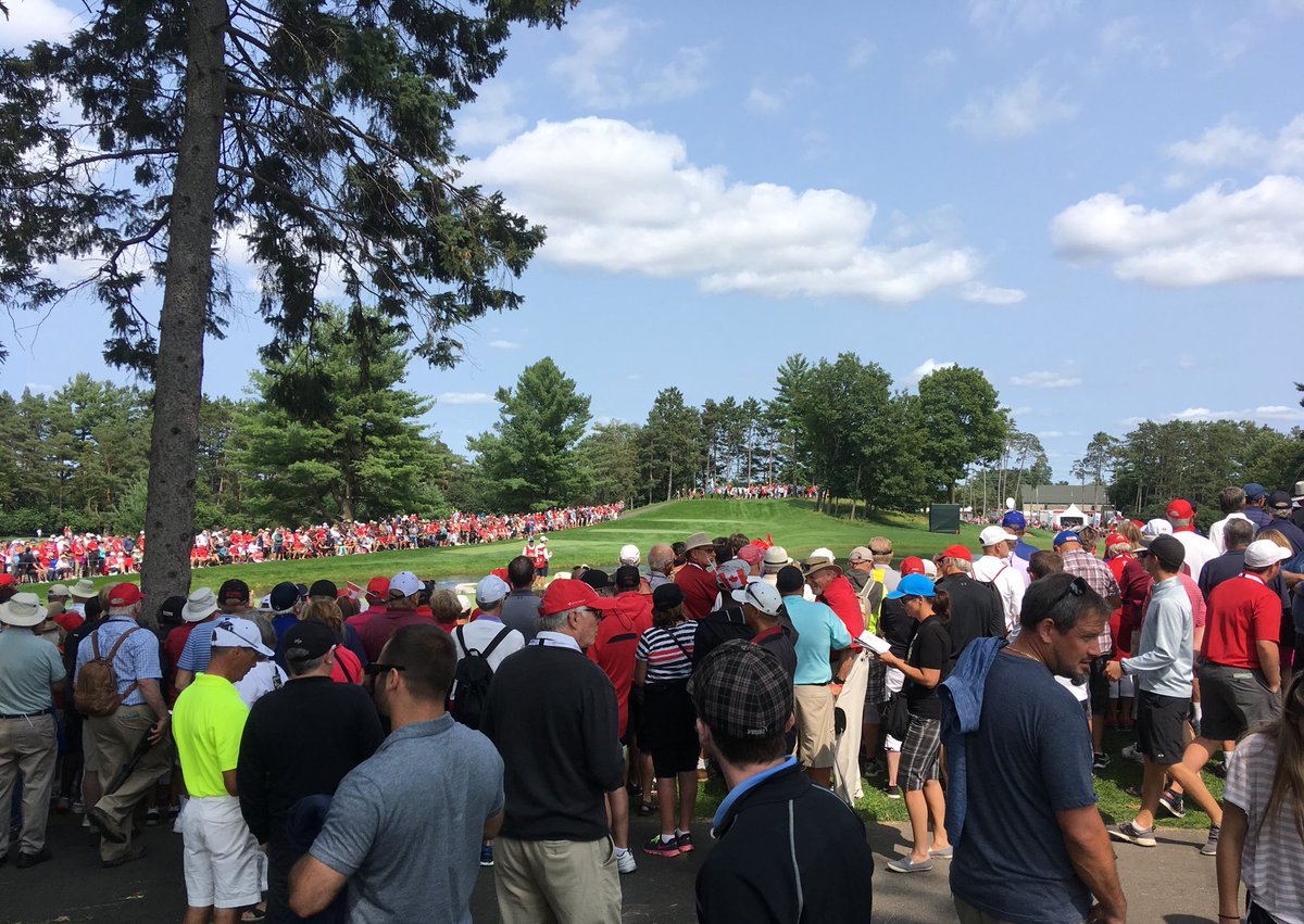 BrookeHenderson's tweet photo. Thanks to the thousands of fans I had supporting me @CPwomensopen this past week!! Your support means the world to me! 💕 https://t.co/dRkpE90a9H