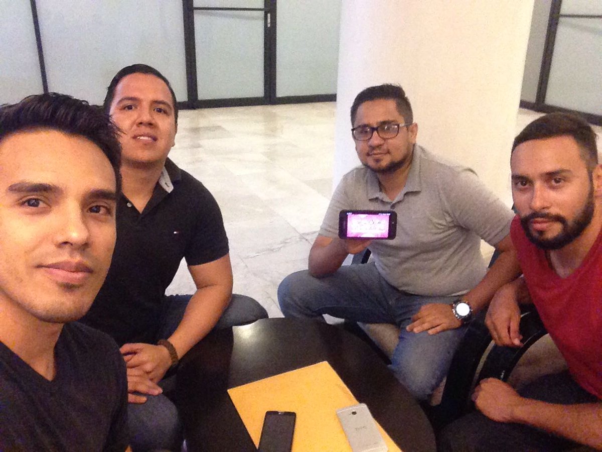 EsMomentoSon's tweet photo. Reunión quincenal del equipo de Es Momento de México Sonora Filial Guaymas.

Planeando las proximas actividades del mes. #EsMomentoDeMéxico https://t.co/IDF5NJs2PB
