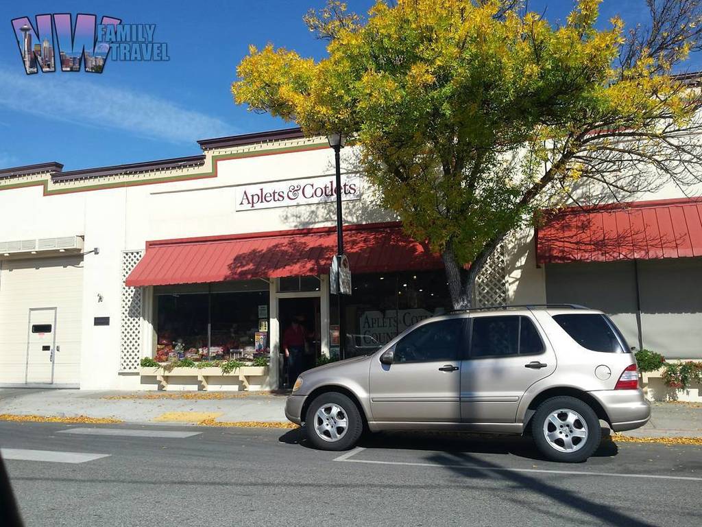 NW_FamilyTravel's tweet photo. Great tasting #Candy and a #factorytour? Count me in! #Cashmere #WenatcheeValley #ApletsAndCotlets #nwfamilytrav⦠https://t.co/uYTQGpW3Zm https://t.co/JGtC1CWv0h