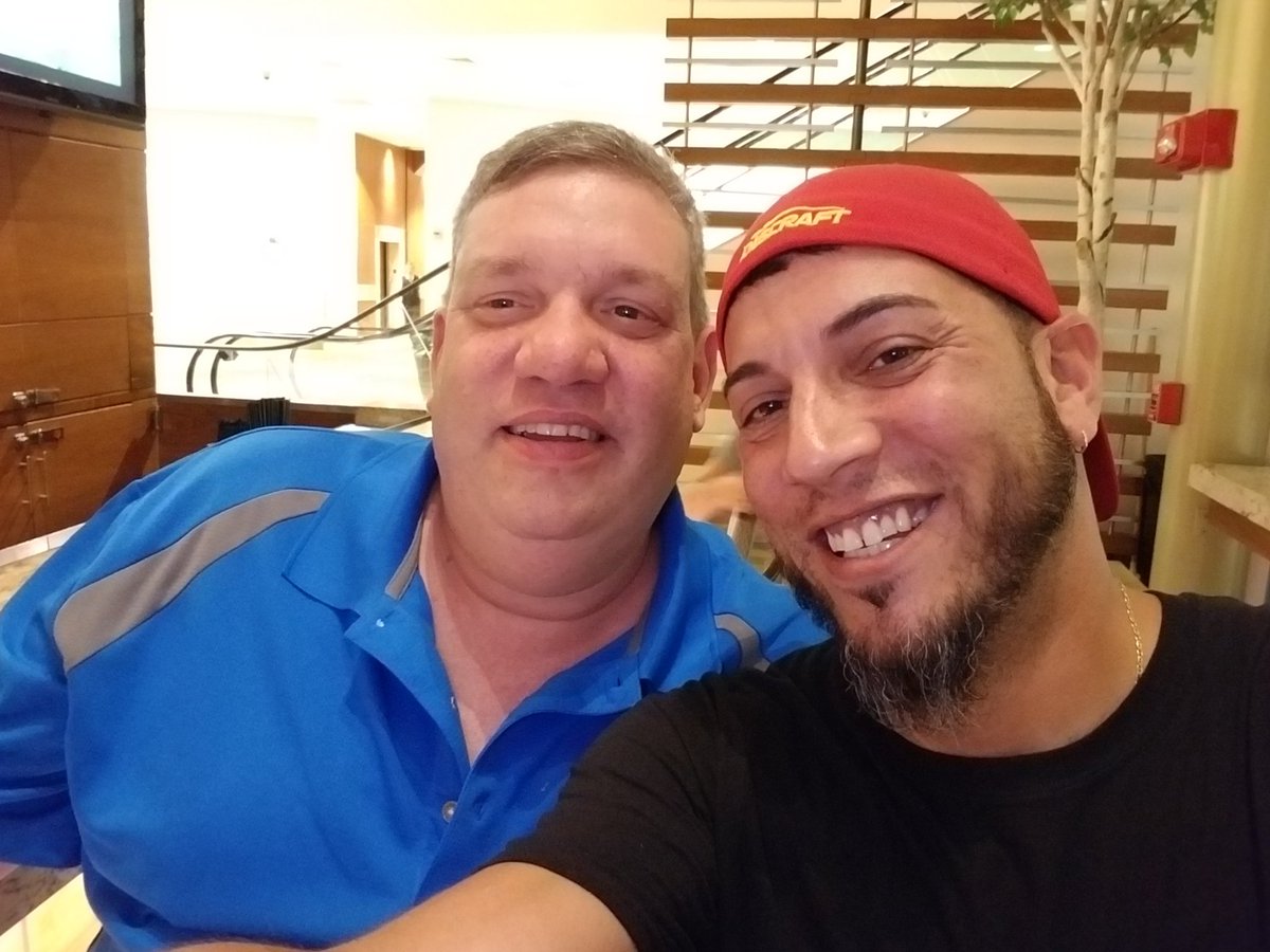 O_RodriguezIII's tweet photo. @KarlMakinen @TWDForeverrr @smugorange @thelocalpeasant When Joe hangs out with #OscarsRedHat #Boston @KarlMakinen https://t.co/WtvN97hGcp
